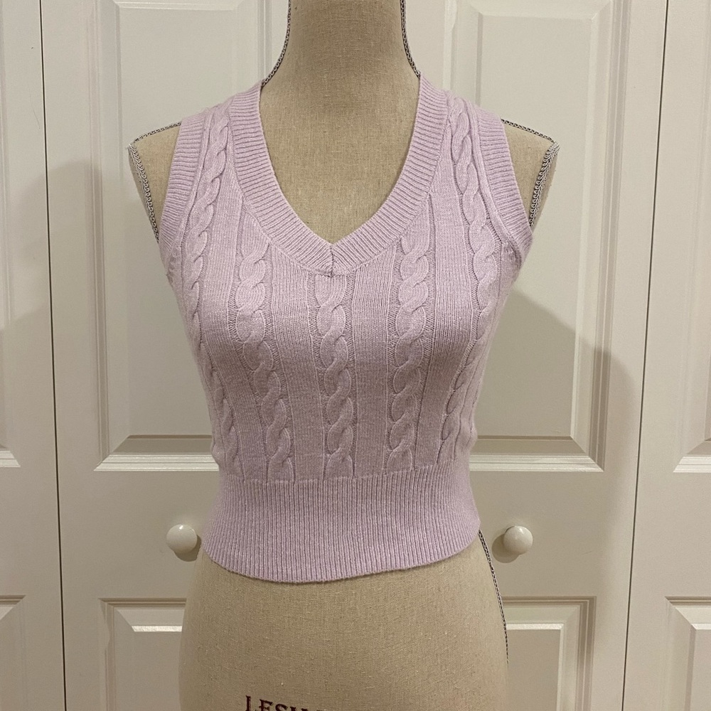 NWOT Jessica Simpson Lavender Purple Cable Knit Cropped Sweater Vest Size M